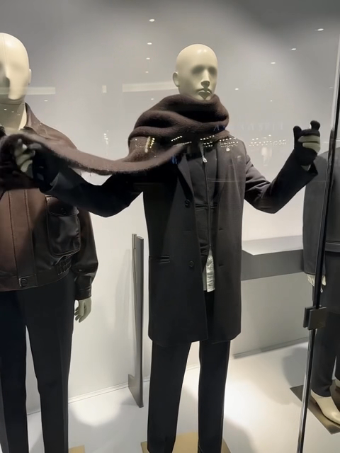 SYNTHETIC SEMIOTICS: DECODING THE ALGORITHMIC GAZE VIA THE MANNEQUIN