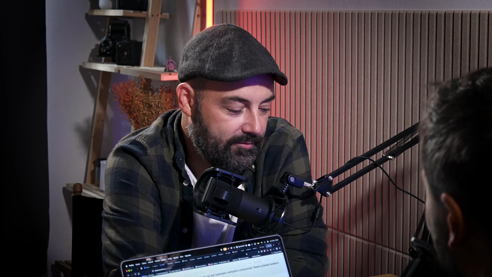 Obal epizody: iPhone Duo, film za 4 týdny a reklamy v ChatGPT